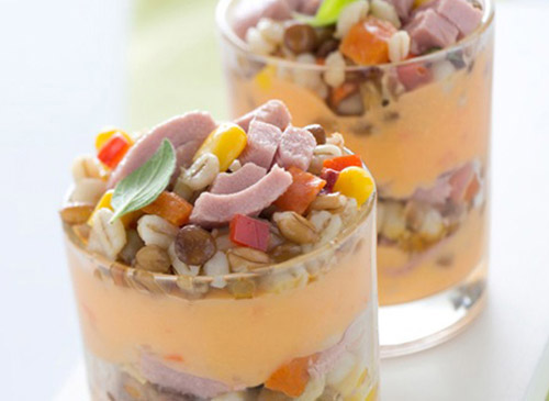 Insalatissime-Cocktail mit Gerste, Dinkel und einer köstlichen Paprikacreme