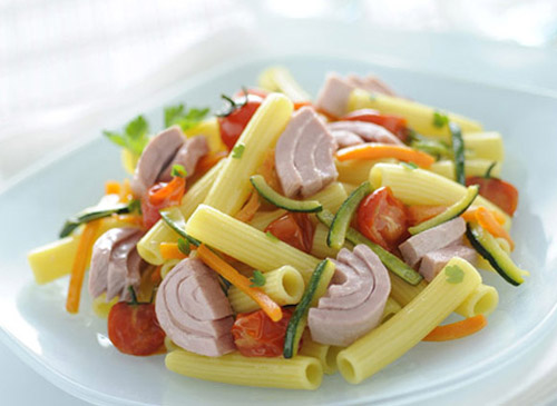 Maccheroncini mit Thunfisch und Pfannengemüse
