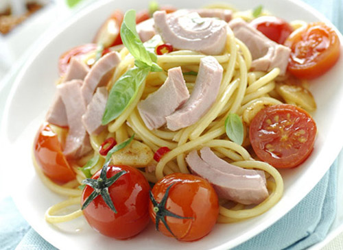 Spaghetti Saltati mit Thunfisch und Cherrytomaten