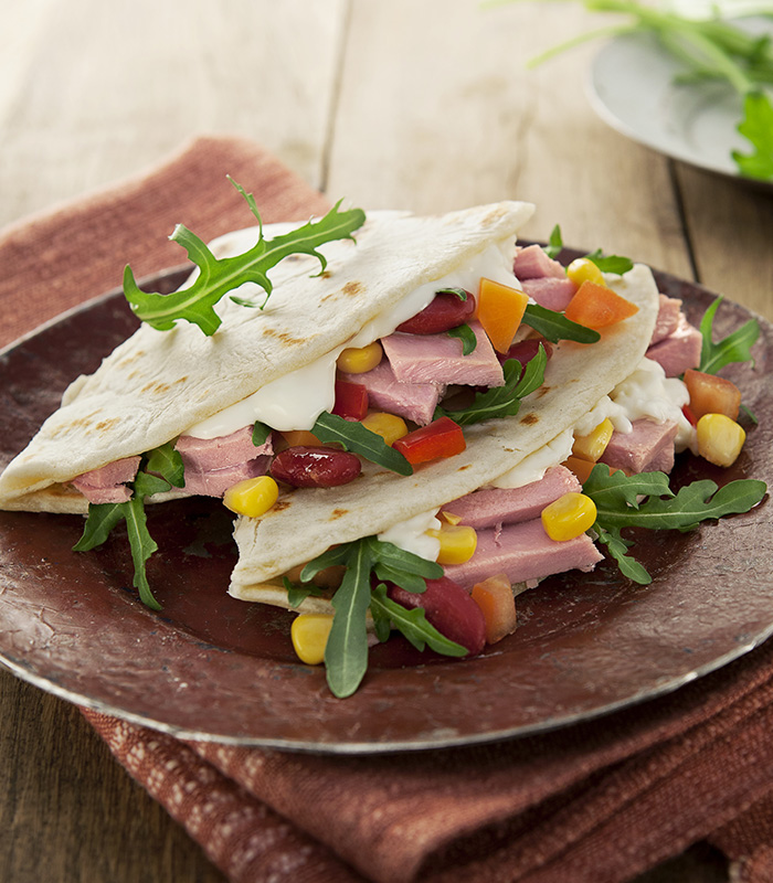 Gefülltes Fladenbrot mit Thunfisch Mexico Style