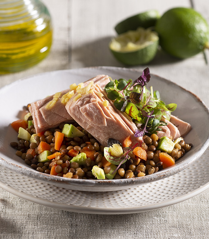 Thunfischsalat mit Linsen und Babyspinat